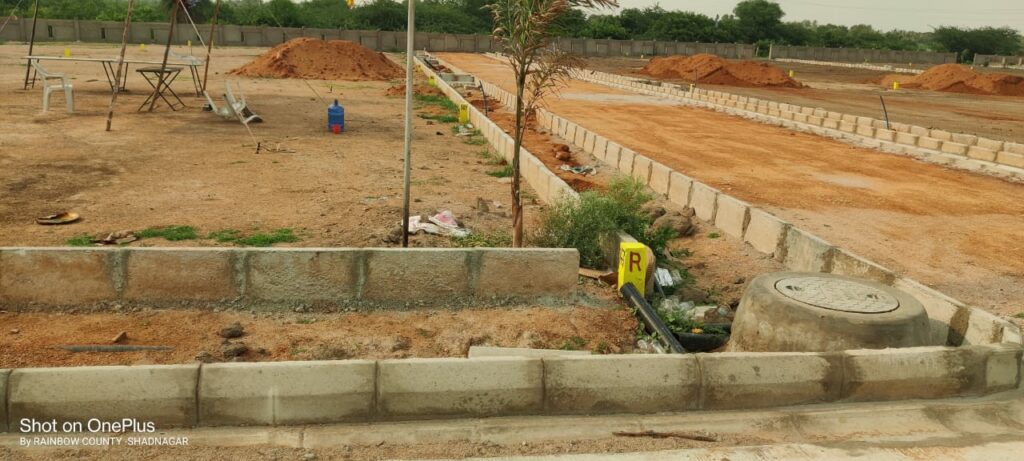 https://apnaplots.com/open-plots-in-shadnagar/